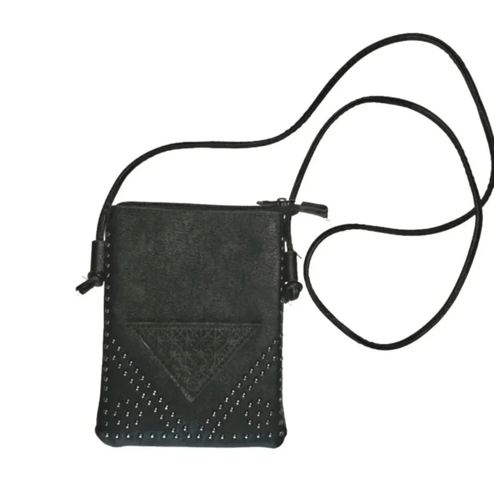 Moda CrossBody Bag Vegan Leather  Embellishment Pattern Zip Closure